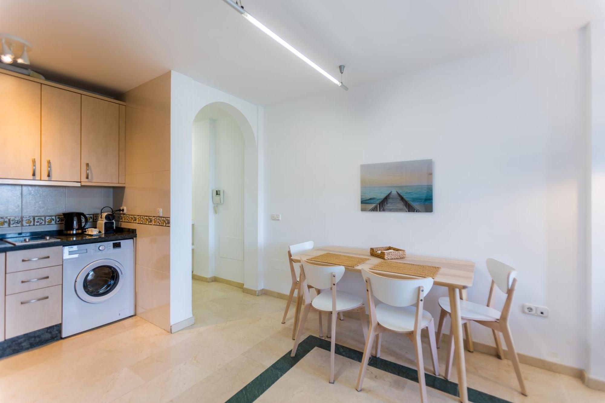 Bonito Apartamento en Primera Línea de Playa Estepona Exterior foto